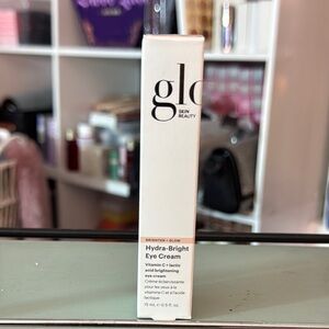 Glo Skin Beauty $52msrp White Radiance Makeup